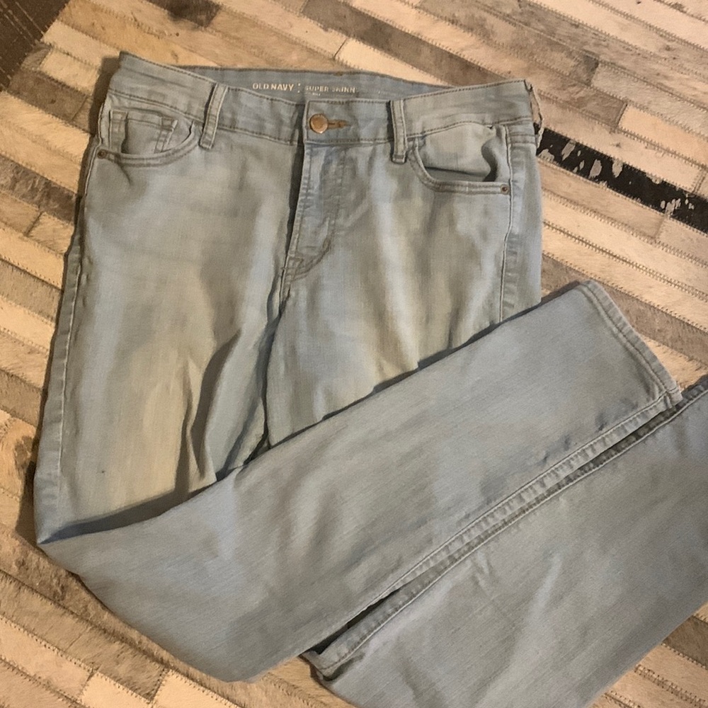 Old navy super skinny strait jeans